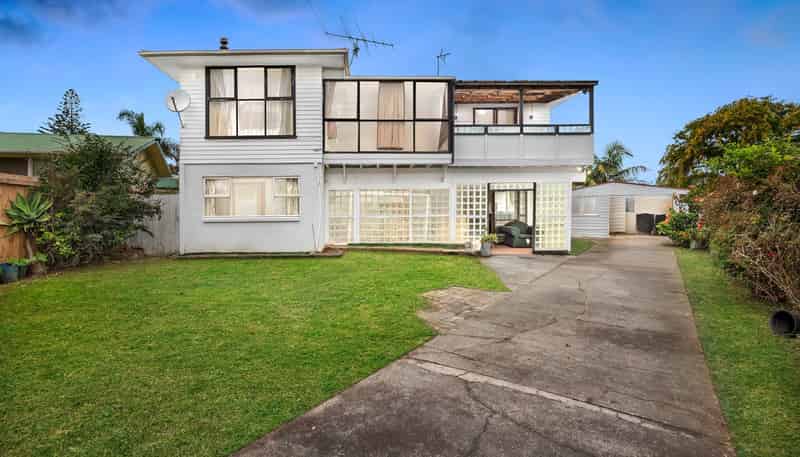 11 Tomlin Place, Mangere East