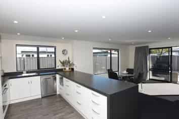 52 Home Street, Winton