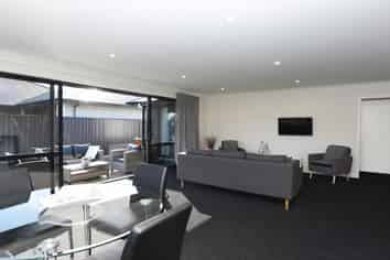 52 Home Street, Winton