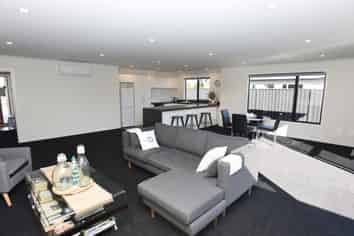 52 Home Street, Winton