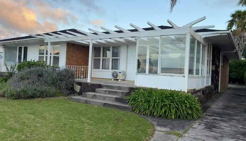 61 The Esplanade, Eastern Beach