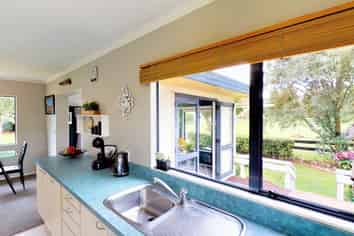 1101 Queen Street East, Levin