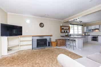 1738 State Highway 1, Marton