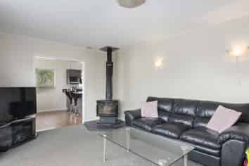 2/337 Nayland Road, Stoke