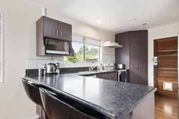 2/337 Nayland Road, Stoke