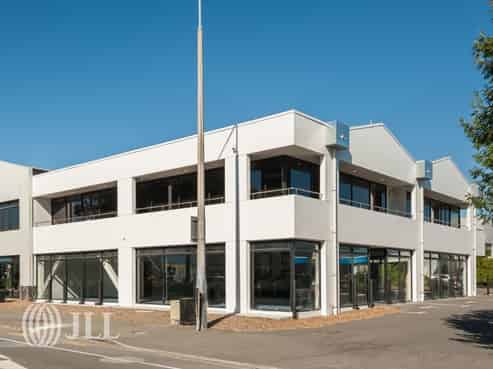 High Profile City Fringe Showroom/Office