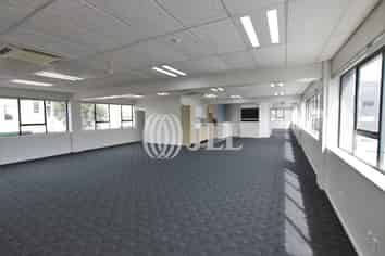 Eden Terrace Office With Views!