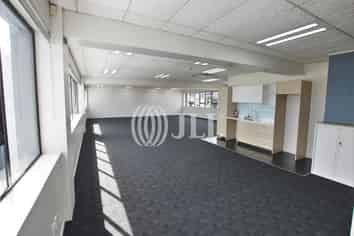 Eden Terrace Office With Views!