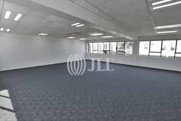 Eden Terrace Office With Views!