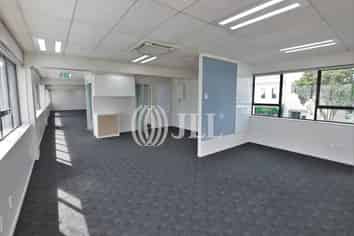 Eden Terrace Office With Views!