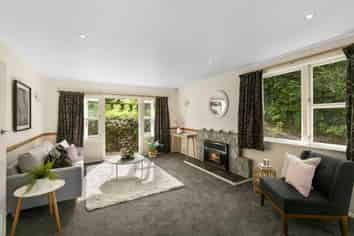 24 Rintoul Grove, Stokes Valley