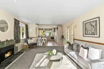 24 Rintoul Grove, Stokes Valley