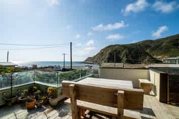 1087 Makara Road, Makara