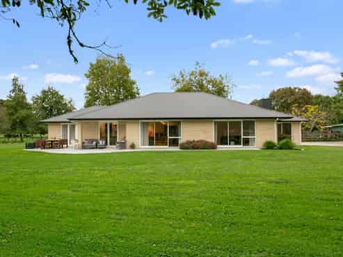 3670 Cambridge Road, Cambridge