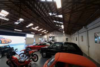 North facing warehouse / showroom in Sydenham 