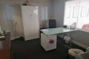 North facing warehouse / showroom in Sydenham 