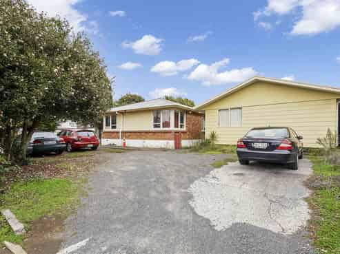 1 Gazeley 61 & 61A Carrington Avenue, Hillcrest