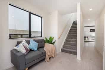 Lot 2 8 Orinda Close, Botany Downs