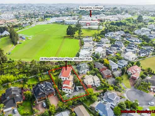 28 RONALD MACKEN PLACE WINDSOR PARK, Mairangi Bay