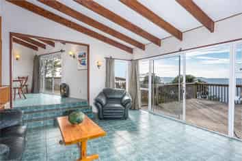 18 Heretaunga Crescent, Cable Bay