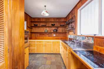 18 Heretaunga Crescent, Cable Bay