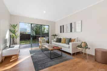 4/351 West Coast Road, Glen Eden
