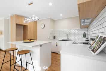 4/351 West Coast Road, Glen Eden