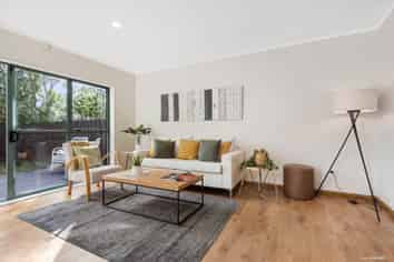 4/351 West Coast Road, Glen Eden