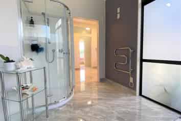 6 Stratford Drive, Cable Bay