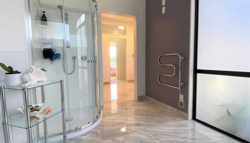 6 Stratford Drive, Cable Bay