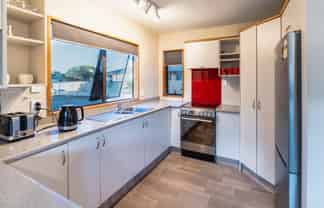 2/2/106 Ruskin Street, Addington