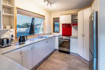 2/2/106 Ruskin Street, Addington