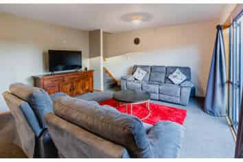 2/2/106 Ruskin Street, Addington