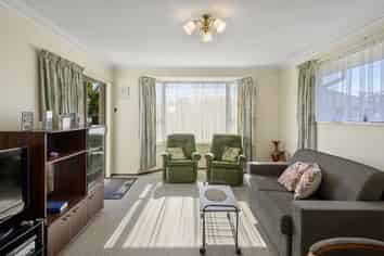 4C Peebles Drive, Hei Hei