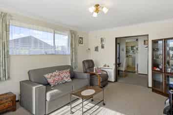 4C Peebles Drive, Hei Hei