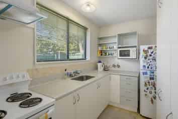 4C Peebles Drive, Hei Hei