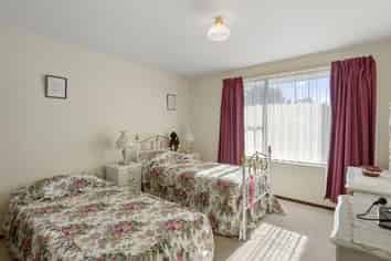 4C Peebles Drive, Hei Hei