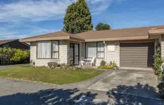 4C Peebles Drive, Hei Hei