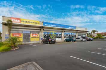 High Profile Retail Space for Lease