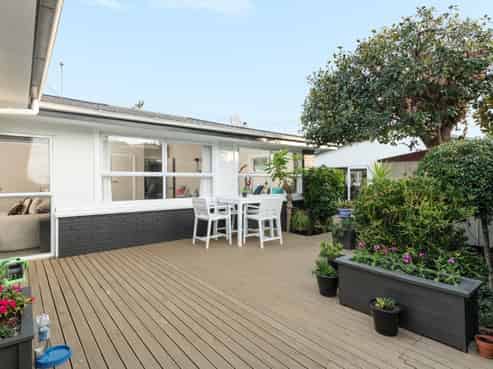 1 Sharyn Place, Brookfield