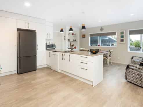 1 Sharyn Place, Brookfield