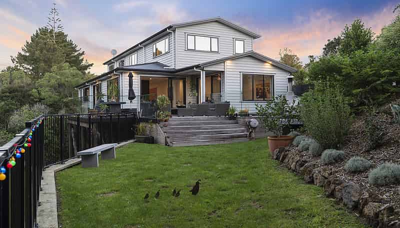 6b Pounamu Avenue, Greenhithe