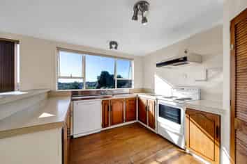 61 Paynters Avenue, Strandon