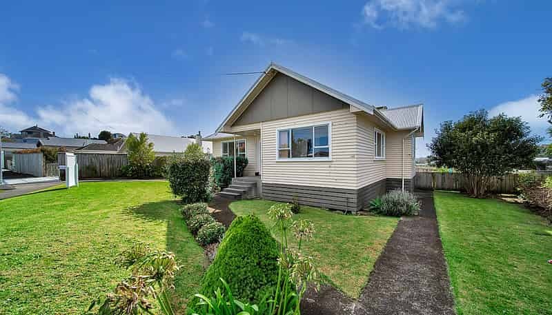 61 Paynters Avenue, Strandon