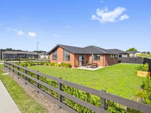 1 Tahuna Minhinnick Drive, Glenbrook