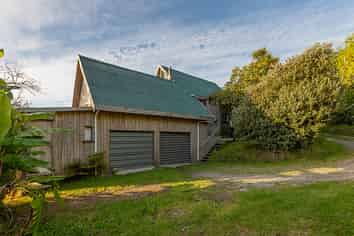 230 Old Highway, Whakamarama