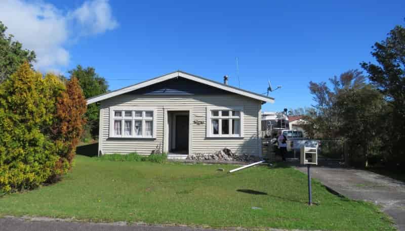 8 Stewart Street, Waimangaroa