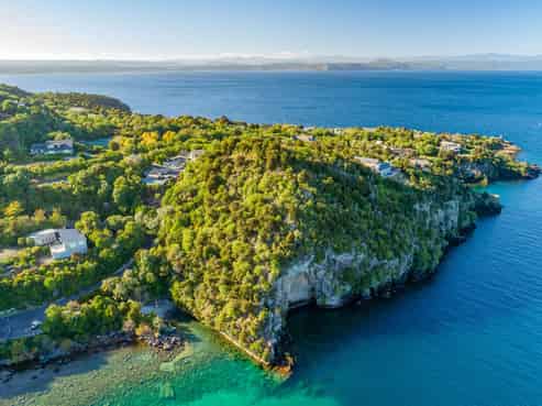 24 Whakamoenga Point, Acacia Bay