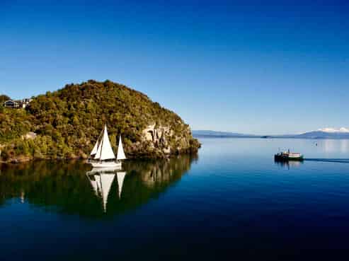 24 Whakamoenga Point, Acacia Bay