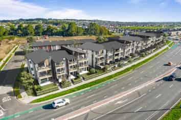 102/32 Shortfin Place, Flat Bush